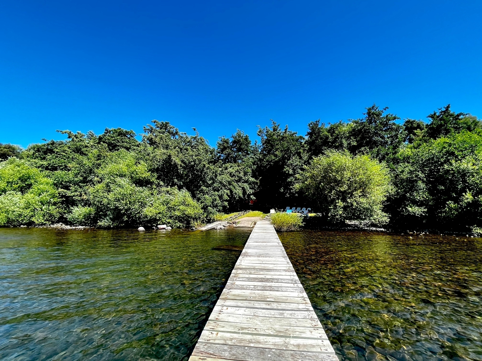 Terreno en Lago Villarrica con orilla de lago, ideal para construir un proyecto inmobiliario