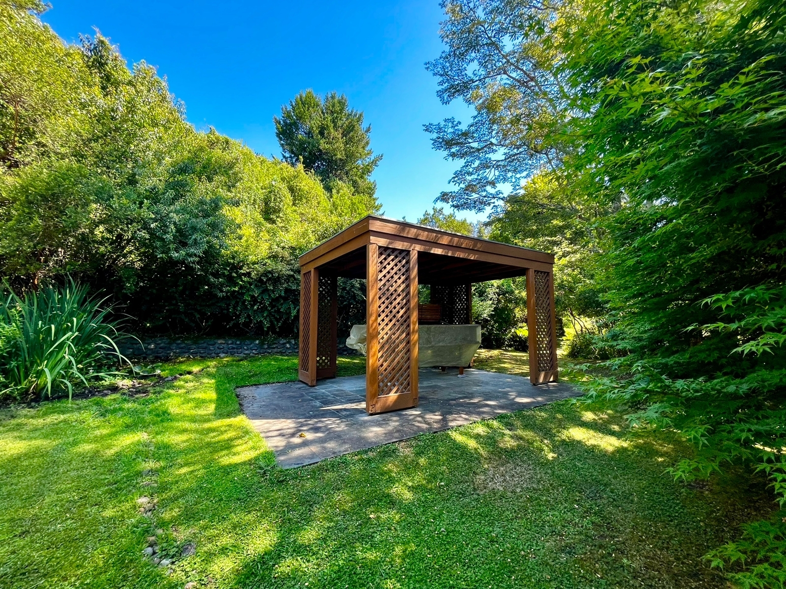 Terreno en Lago Villarrica con orilla de lago, ideal para construir un proyecto inmobiliario
